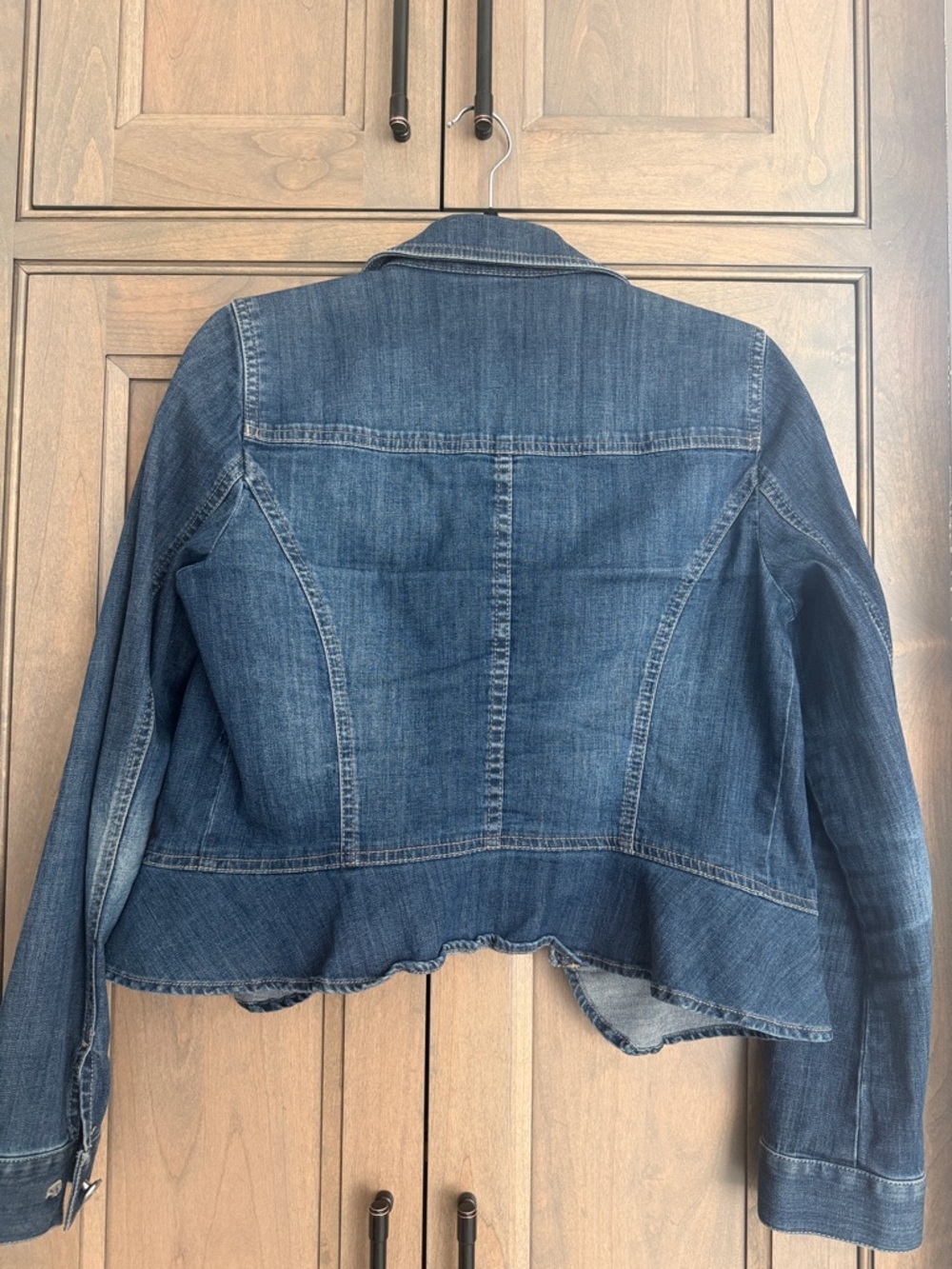 White House Black Market Dark Blue Denim Jacket - Women's Cropped Trucker size 4 - Picture 6 of 7